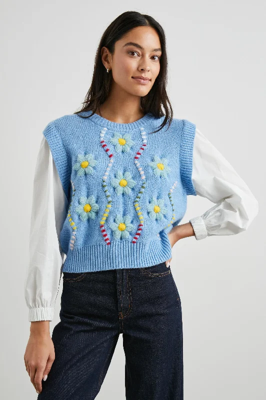 TESS SWEATER - BLUE CABLE DAISIES